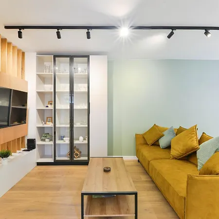New! In Old Town Apartman *