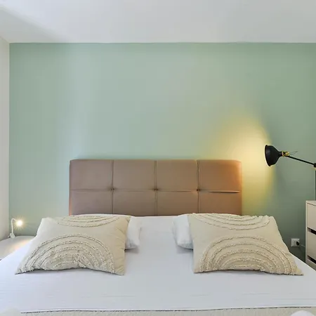 New! In Old Town Apartman