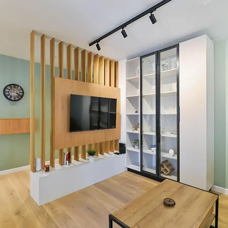 New! In Old Town Apartman